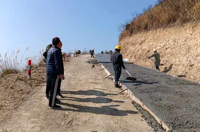 芷江：拧紧“安全阀” 保障农村公路有序建设