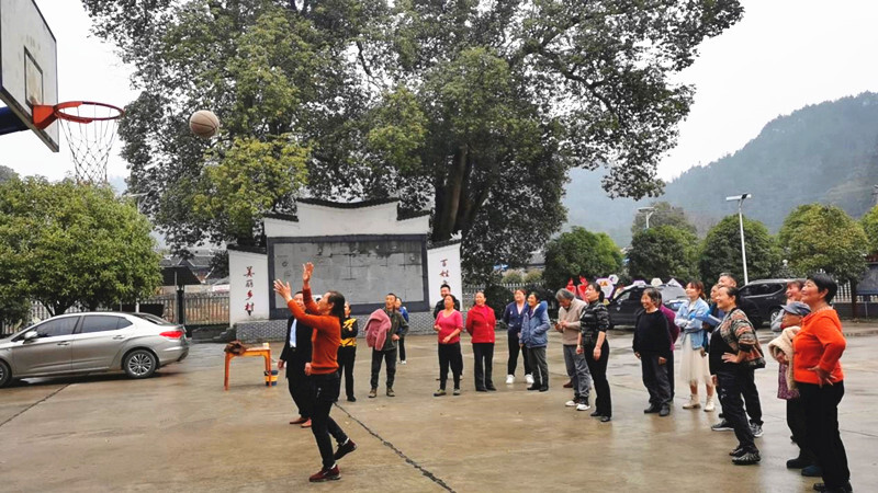 大树坳乡新庄村：温情暖三月 巾帼绽芳华