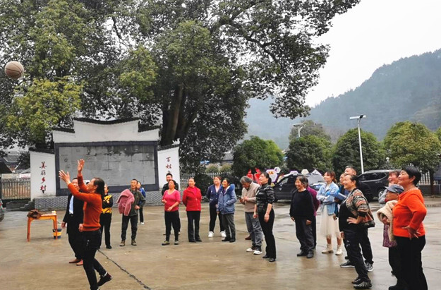 大树坳乡新庄村：温情暖三月 巾帼绽芳华