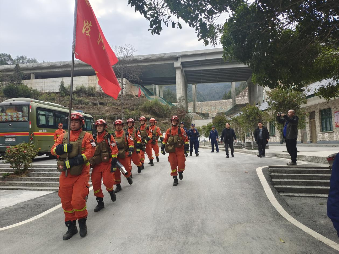 大兴安岭地区森林消防支队湖南怀化驻防队伍来芷指导交流森林消防工作