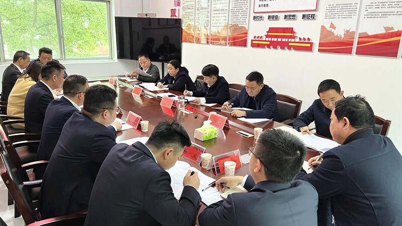 梁志平在县商科工信局调研时强调：扛起经济发展重任 为建设“三城一中心”蓄势赋能
