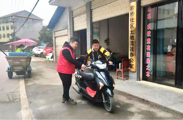 打好安全生产翻身仗丨岩桥镇开展“马路市场”整治行动