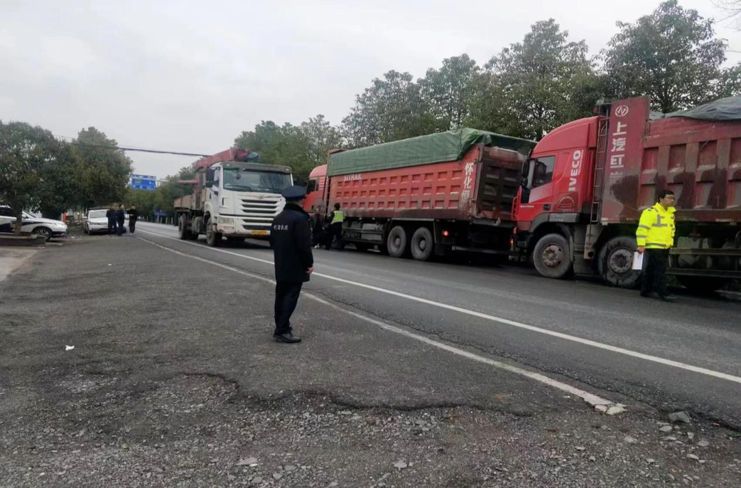 打好安全生产翻身仗丨芷江：路警联合执法整治顽瘴痼疾