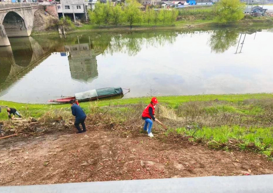 新店坪镇：整治河湖水道 保护水资源
