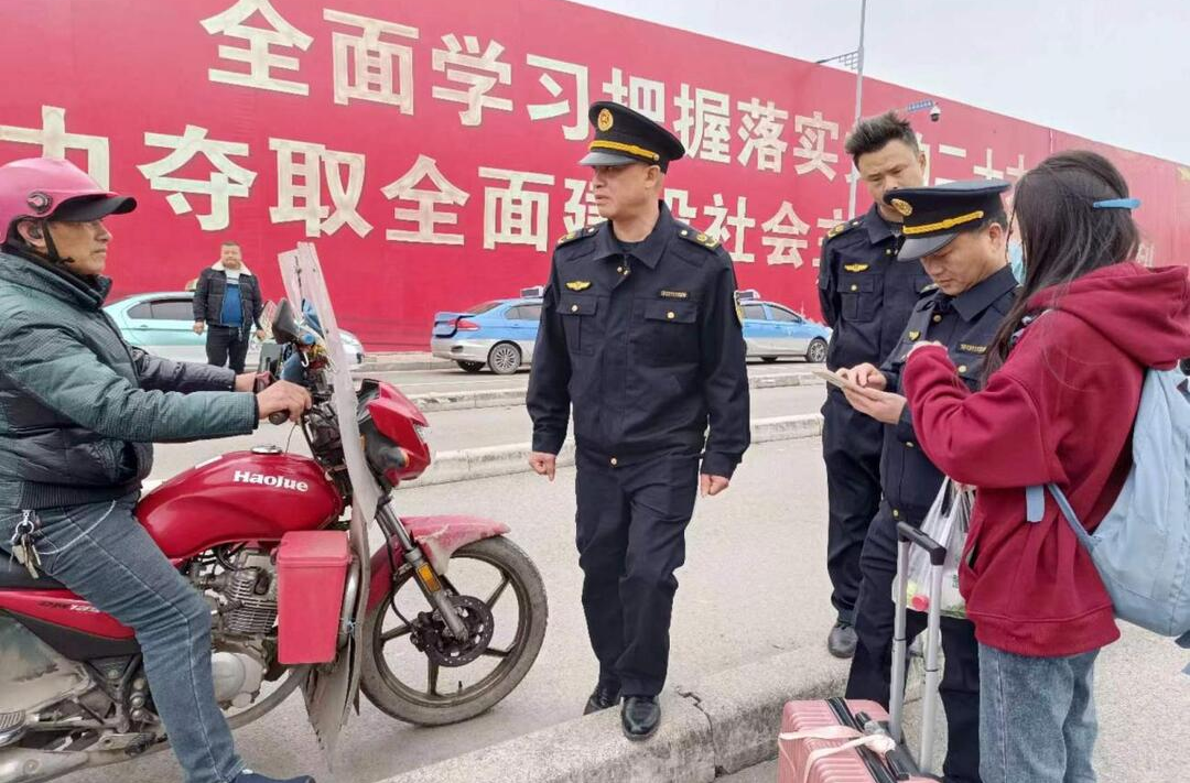 打好安全生产翻身仗丨芷江交通运输执法大队开展重点客运站点执法检查