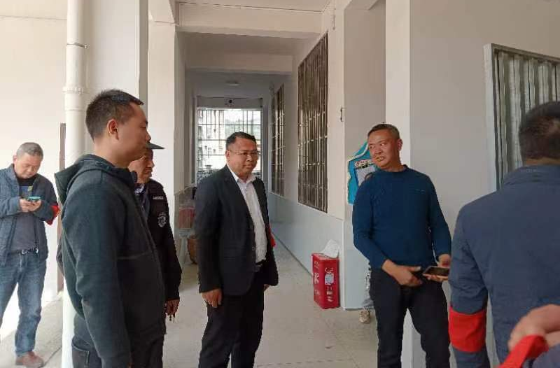 打好安全生产翻身仗丨大树坳乡开展学校安全检查行动