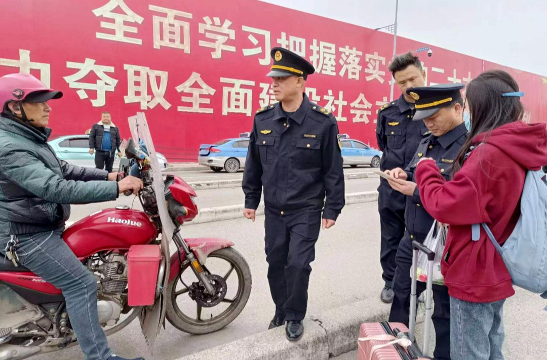 打好安全生产翻身仗丨芷江交通运输综合执法大队开展重点客运站点执法检查