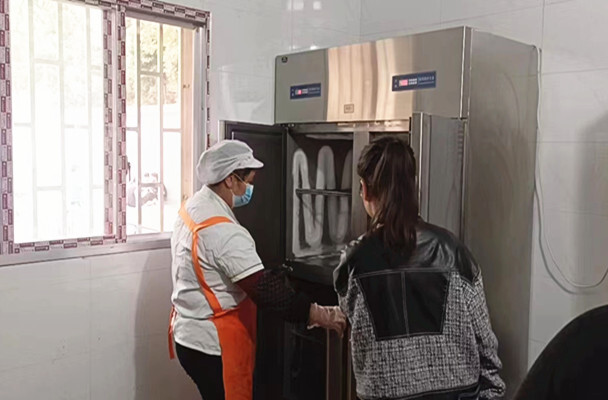 打好安全生产翻身仗丨禾梨坳乡：开展校园食品安全检查，守护师生舌尖上的安全