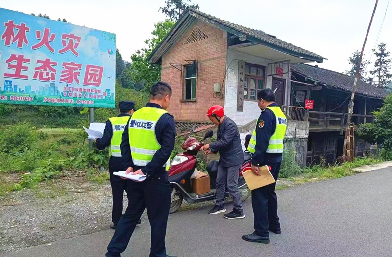 打好安全生产翻身仗丨牛牯坪乡：开展交通安全执法行动 筑牢交通安全防线