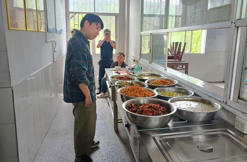 罗卜田乡开展校园食品安全及周边地质灾害专项检查