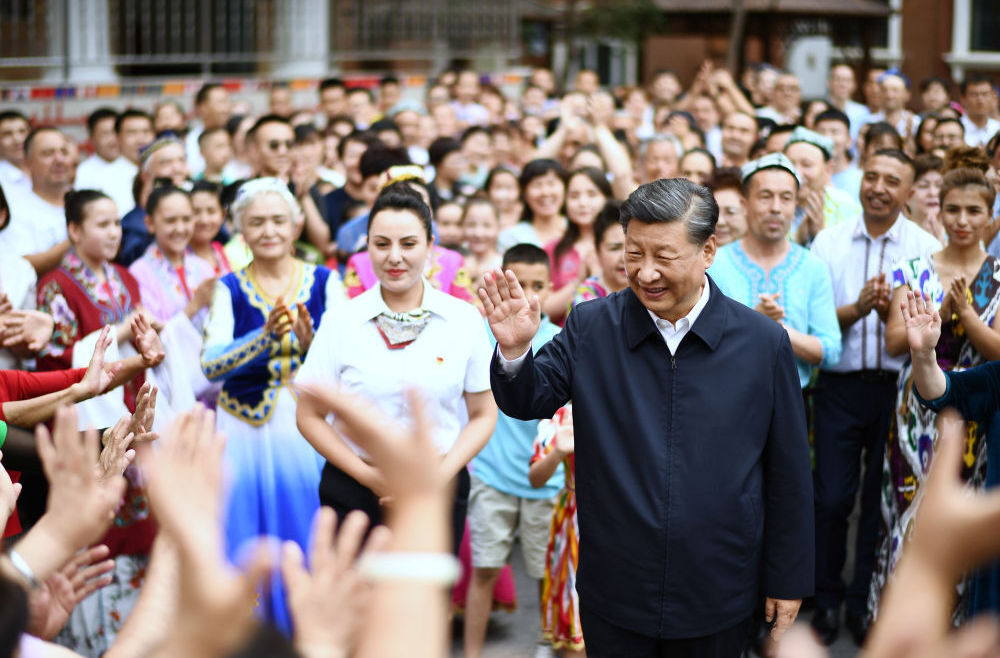 总书记同劳动人民在一起