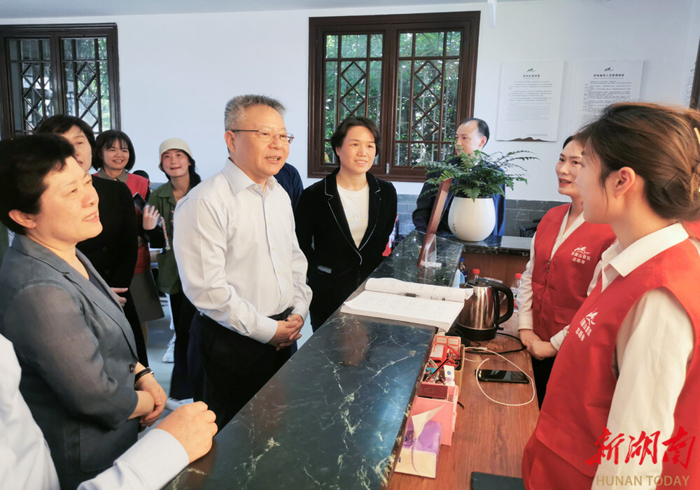 沈晓明在长沙检查慰问