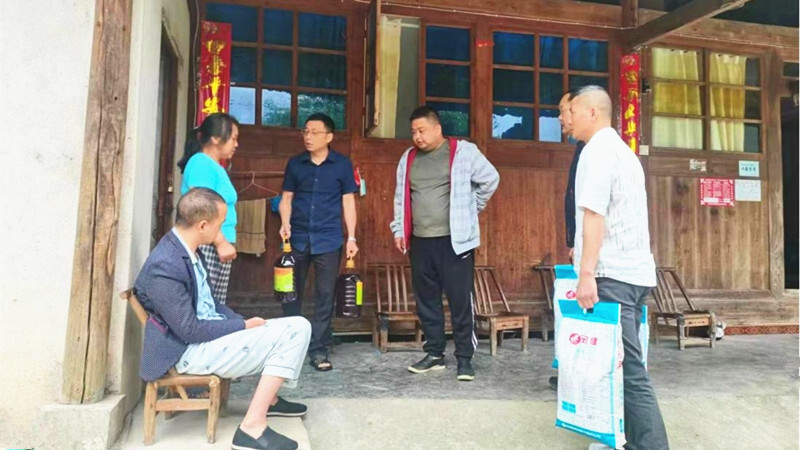 牛牯坪：慰问患病退役兵 浓浓关怀暖人心