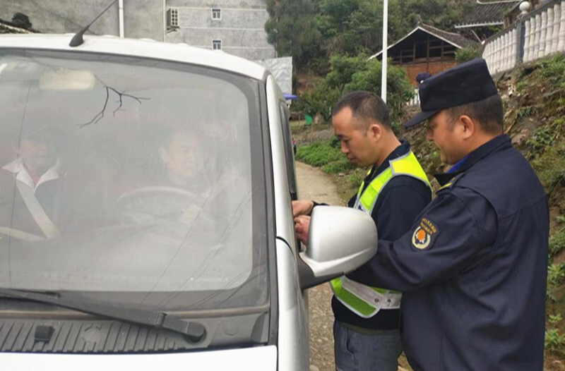 打好安全生产翻身仗丨三道坑镇：加大道路执法力度 严厉打击交通违法行为