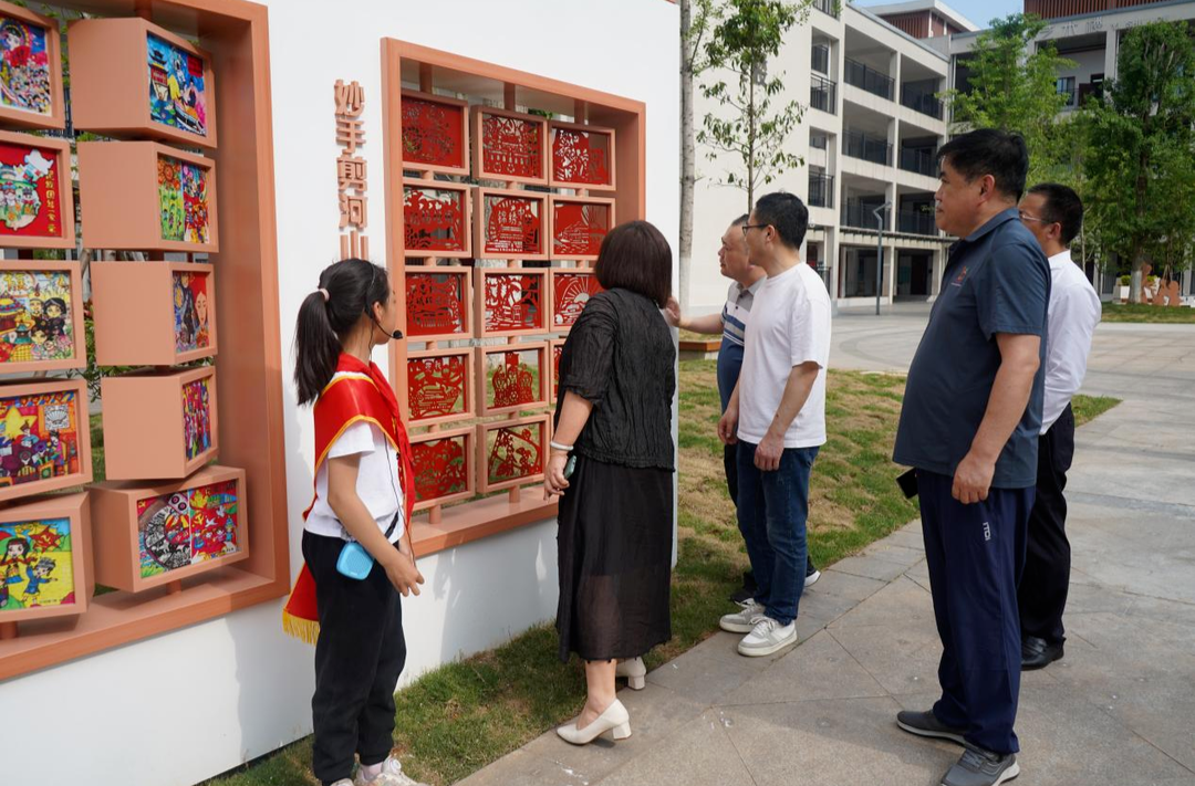 湖南省民宗委一行莅临芷江芙蓉学校调研