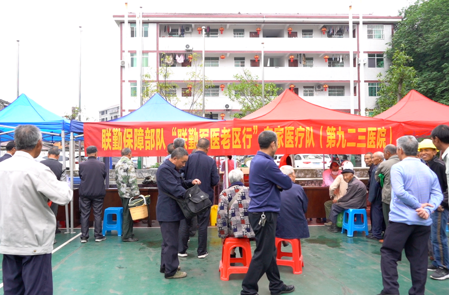 “联勤军医老区行”活动走进芷江