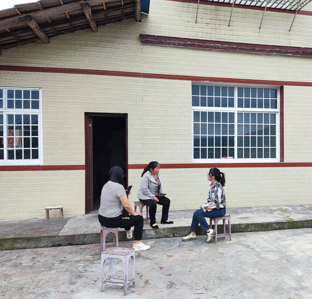 禾梨坳乡妇联开展“点亮微心愿”走访慰问