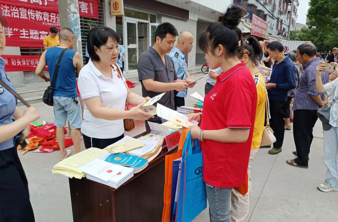 芷江林业局：林业普法宣传下乡进万家