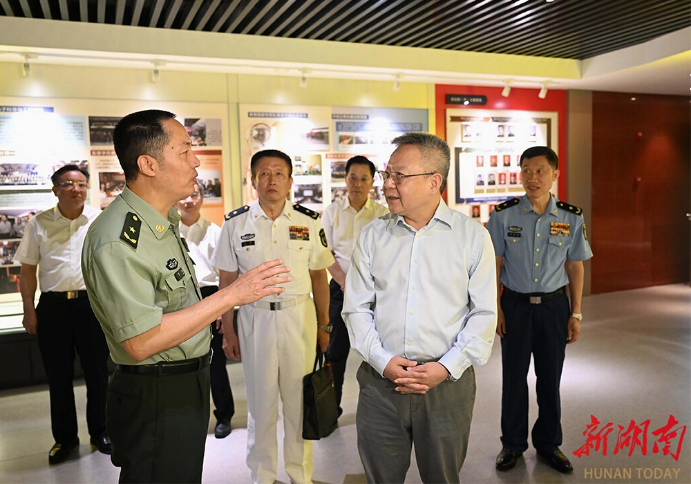 沈晓明赴国防科技大学调研