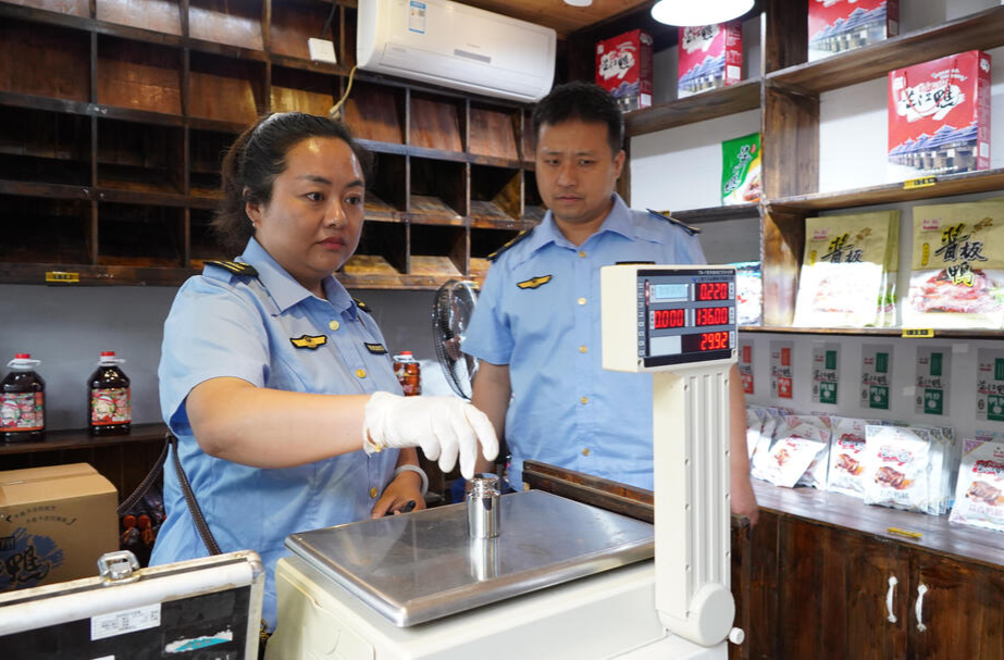 守护“旅游季” 为游客保驾护航 芷江县市场监管局全力办好“两件实事”