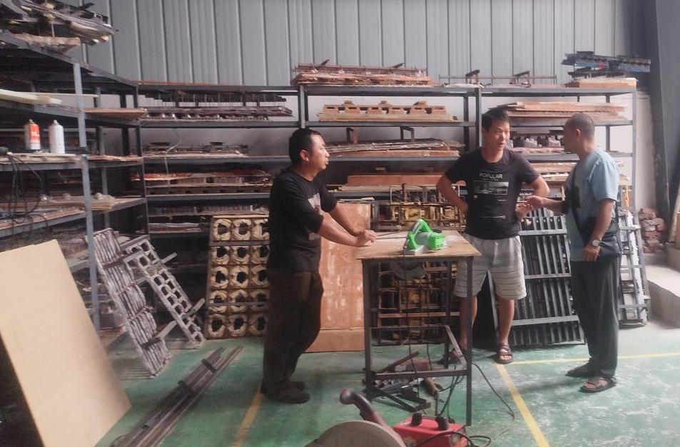 打好安全生产翻身仗丨芷江镇持续深入企业开展“安全生产月”宣传活动