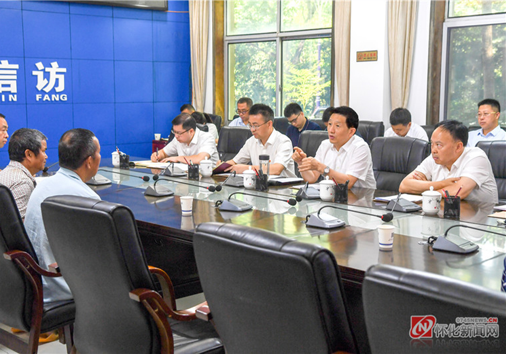 许忠建：用心用情用力为群众排忧解难