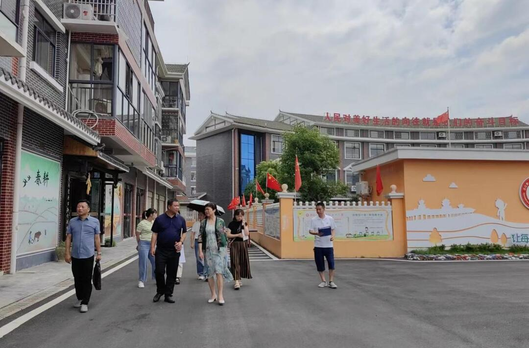 怀化市卫健委来芷调研全国示范性老年友好型社区创建工作