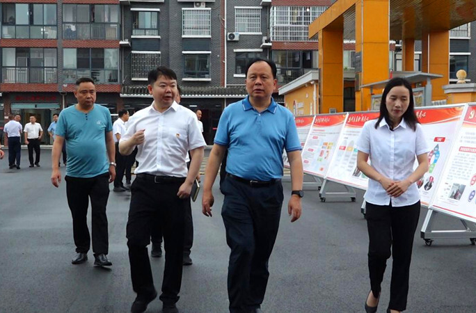 省人大常委会党组成员、副主任周农率队来芷调研