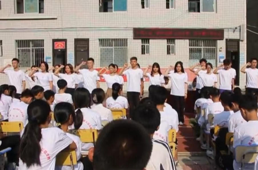 中南大学“侗乡远航”公益夏令营在碧涌镇开营