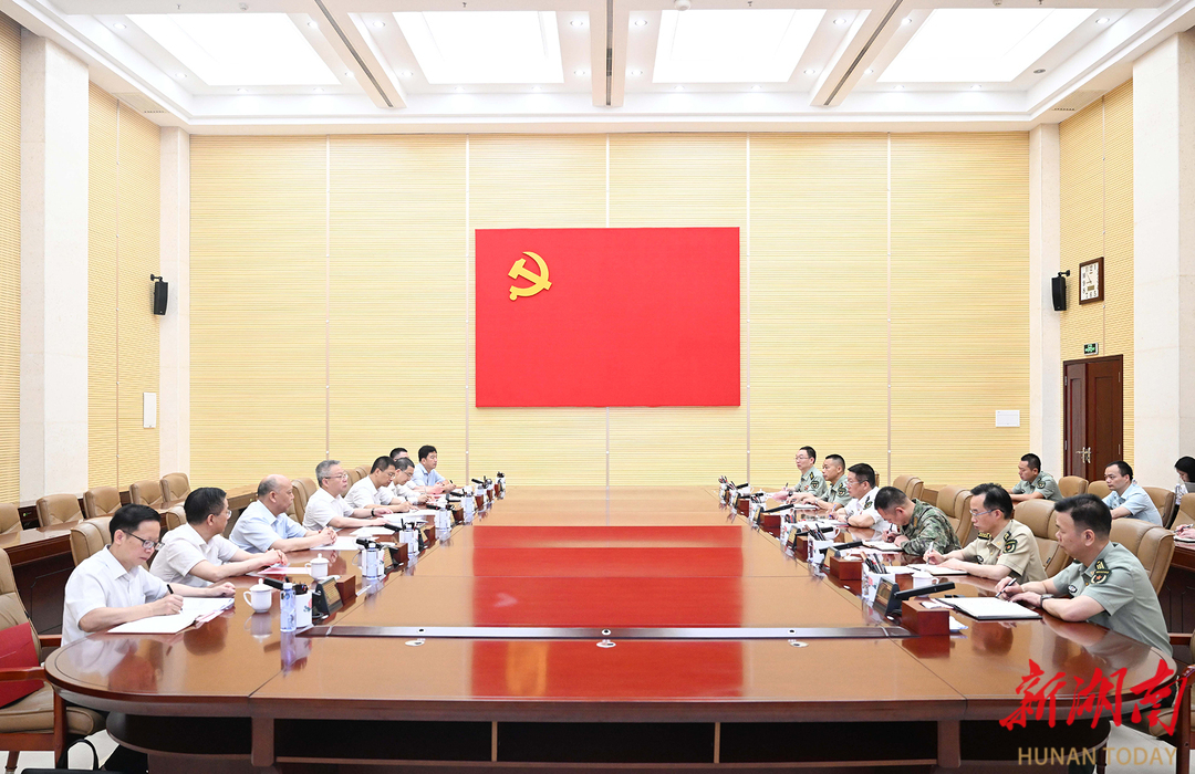 沈晓明赴省军区、武警湖南总队走访慰问