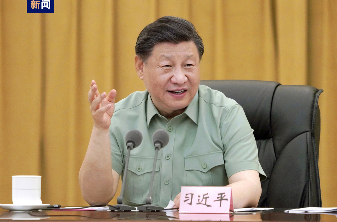 习近平八一前夕视察西部战区空军时强调 加快提高部队现代化水平 坚决完成党和人民赋予的各项任务 向全体人民解放军指战员武警部队官兵军队文职人员民兵预备役人员致以节日祝贺