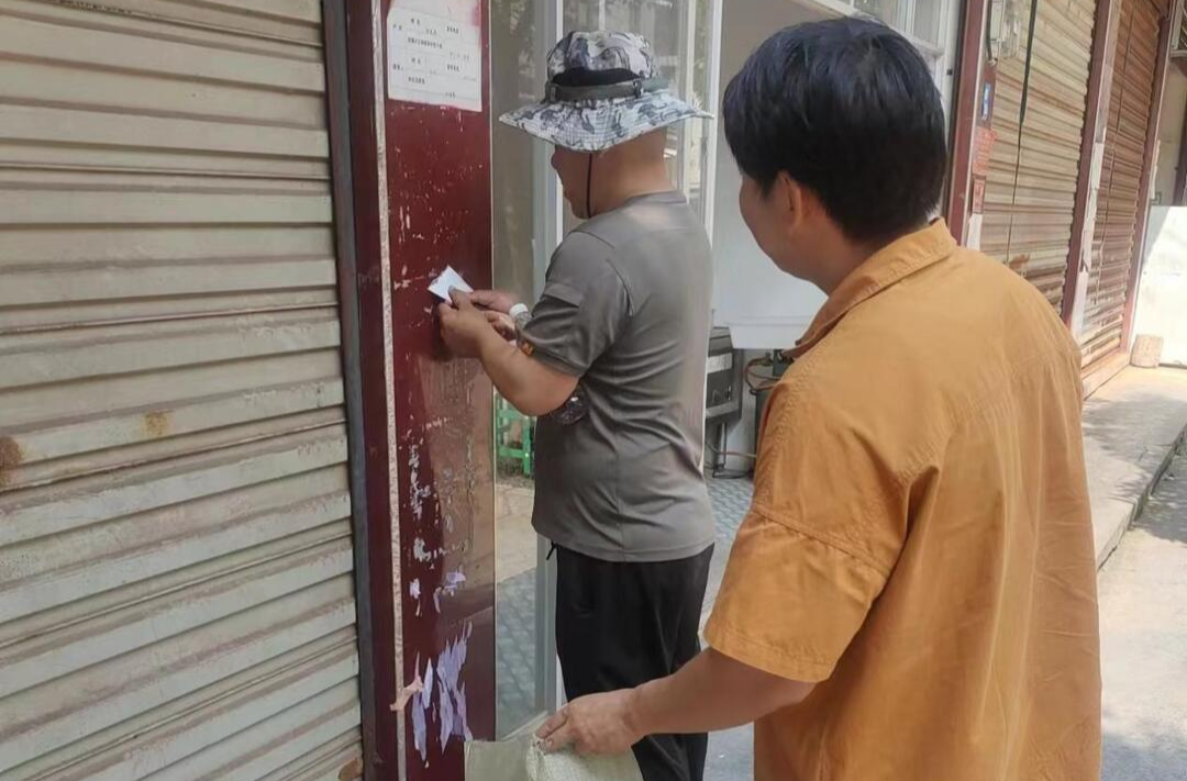 罗卜田乡开展清除“牛皮癣”专项整治活动