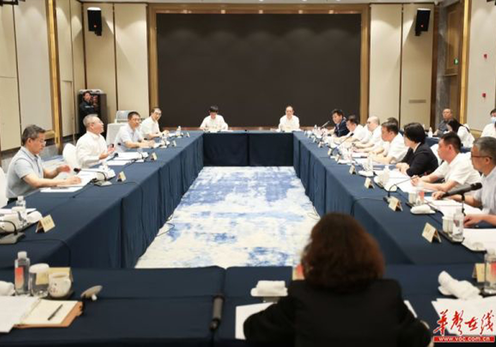 沈晓明在沪主持召开湘商回归座谈会