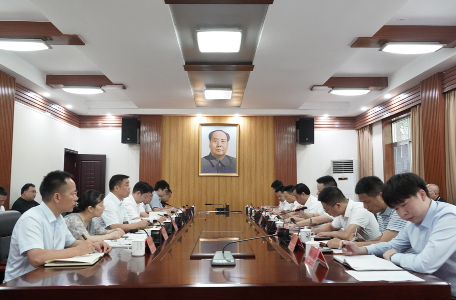 我县与湖南六建交流座谈 梁志平 董范君出席