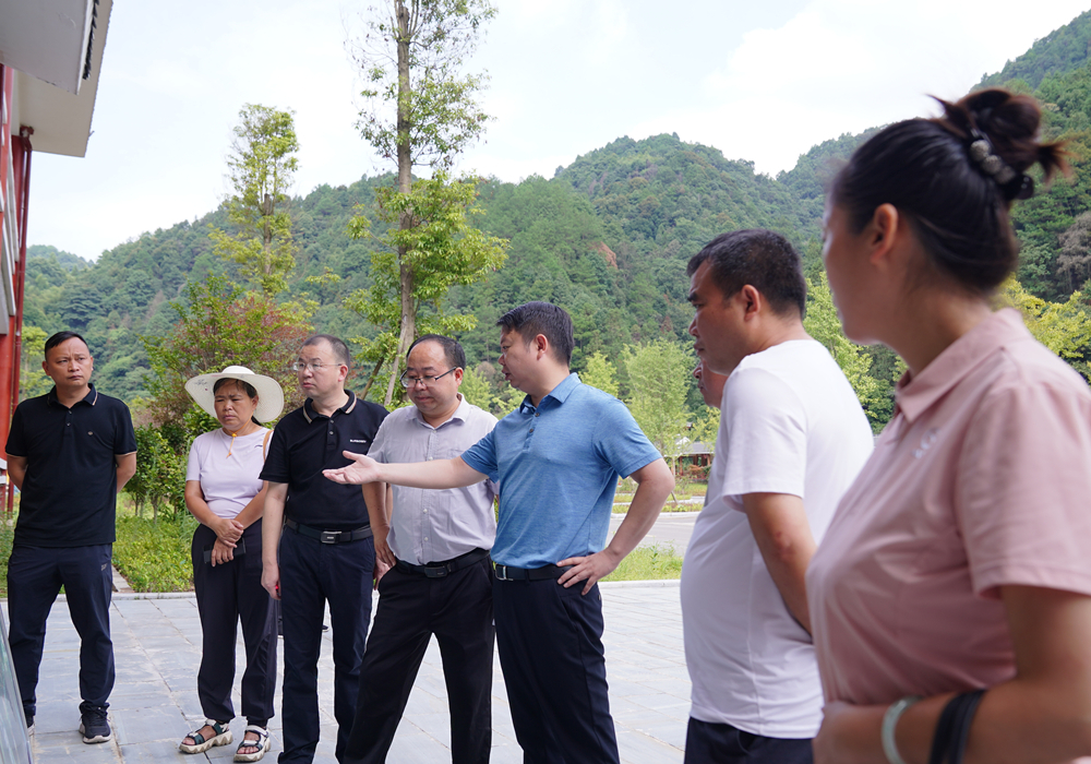梁志平在三道坑自然保护区调研时强调：  发挥生态优势 找准发展定位  为融入和服务全县文旅产业发展贡献力量