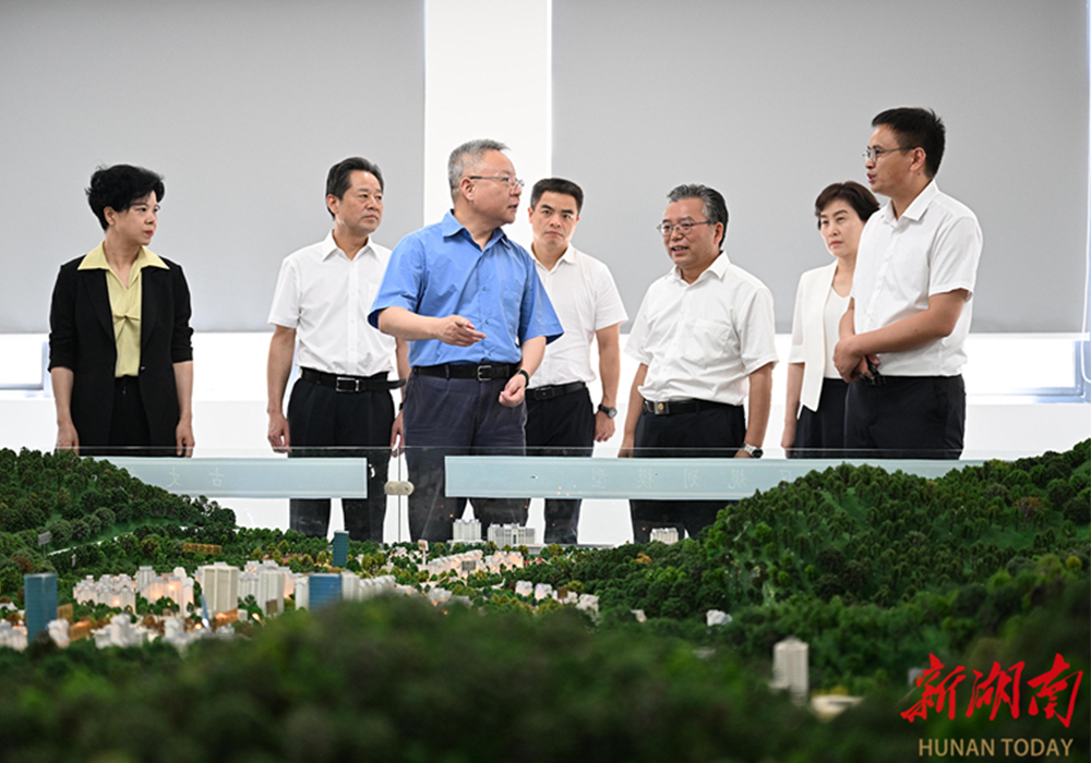 沈晓明在古丈调研