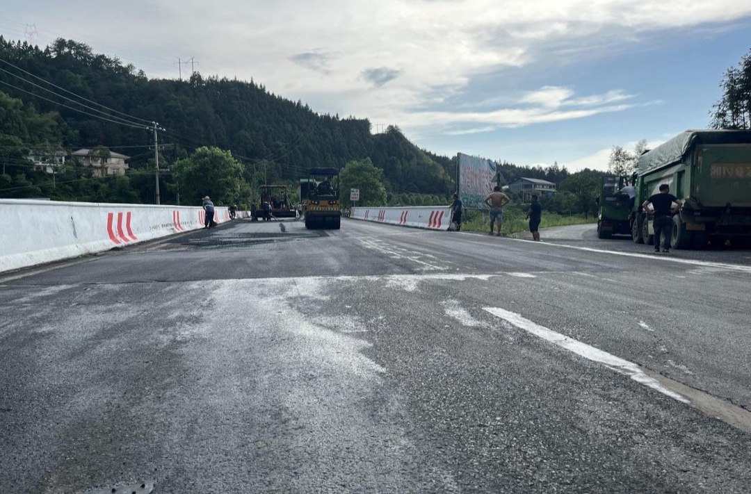 芷江公路养护中心：加强日常养护工作 确保公路安全畅通