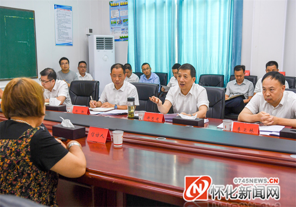 许忠建在溆浦下沉接访：用心用情解决急难愁盼问题