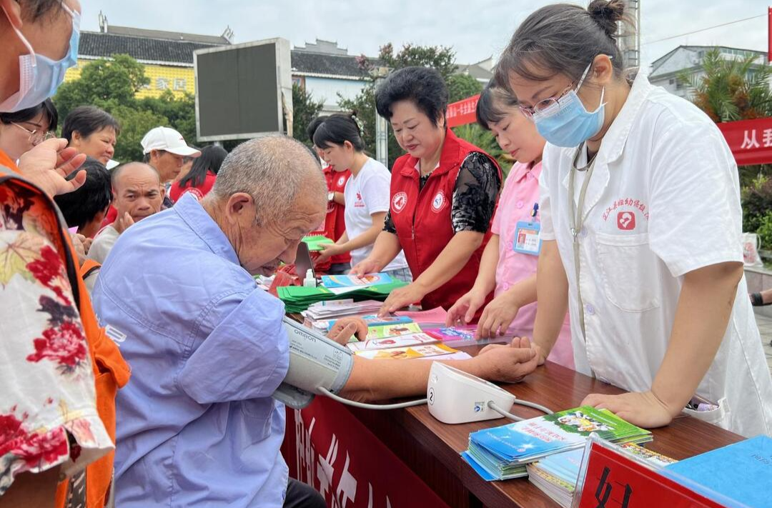 芷江开展第七个“全国残疾预防日”宣传活动