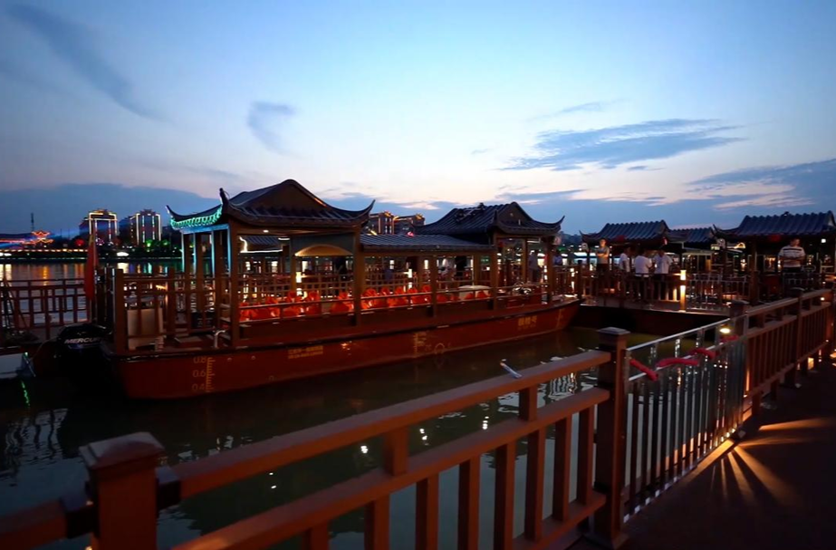 芷江：“和平湖水上夜游夜间消费聚集示范区”入选“首批湖南省夜间消费聚集示范区”