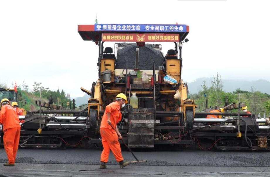 芷铜高速公路：加快项目推进 冲刺通车目标