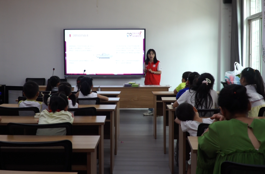 芷江新时代文明实践中心开展“全民国防教育日”宣传教育活动