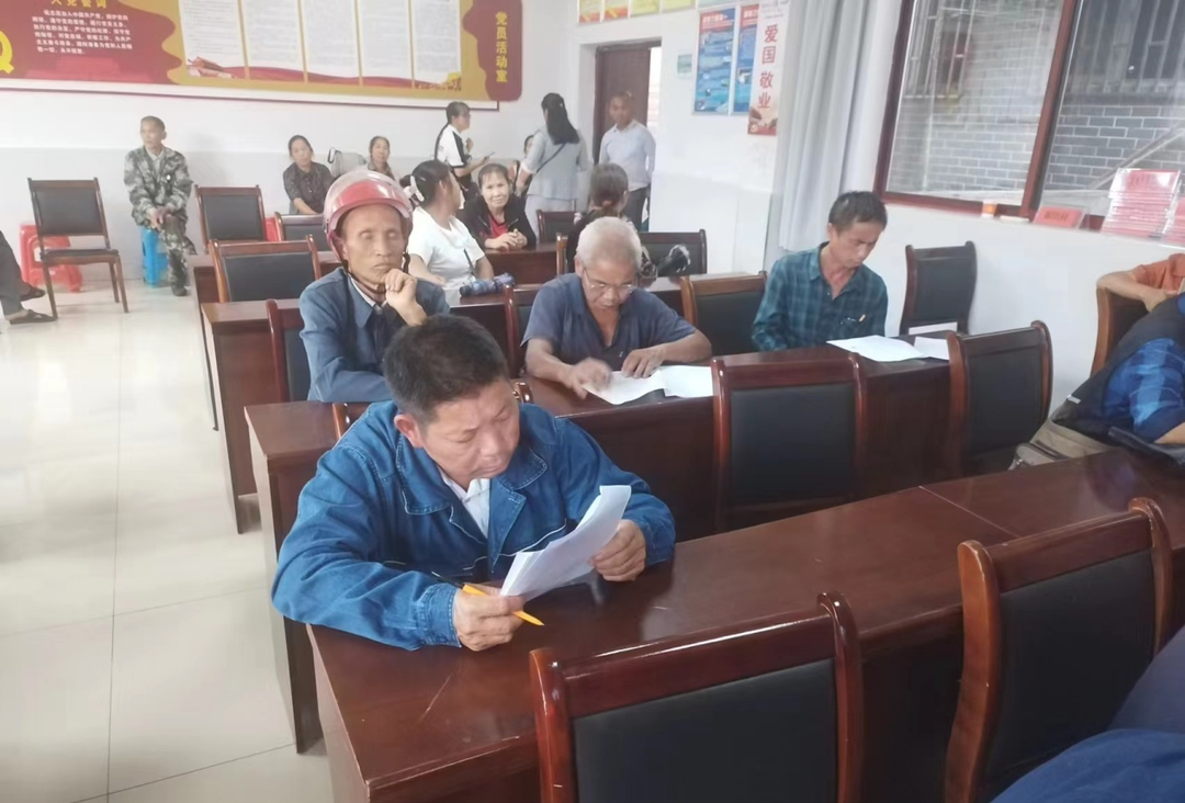 芷江：“送考下乡”暖民心 助群众