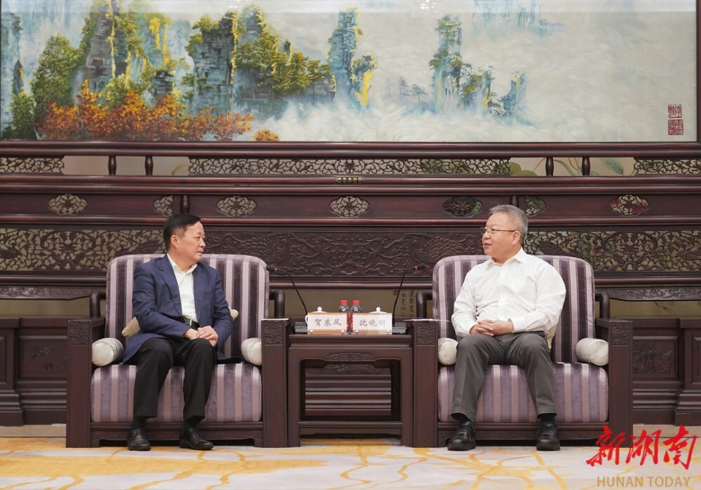 沈晓明与贺东风一行会谈