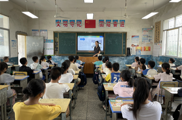 芷江人民法院:法治课堂再开讲 护航少年正当时
