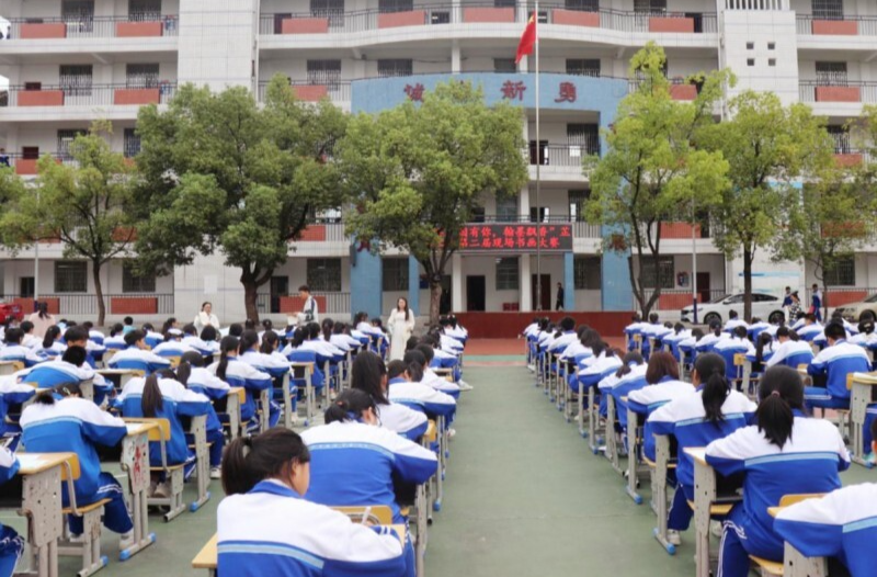 展书画魅力 构和谐校园