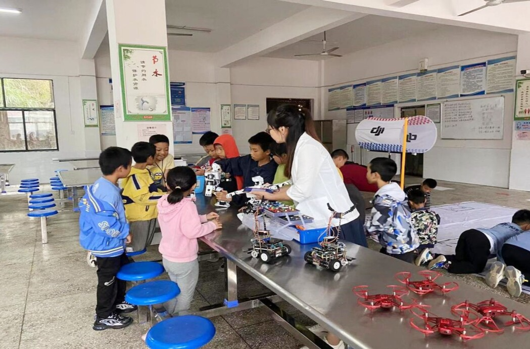 洞下场乡：科普进校园 点亮科学梦