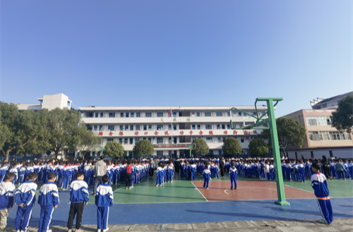 芷江人民法院开展“送法进校园”活动