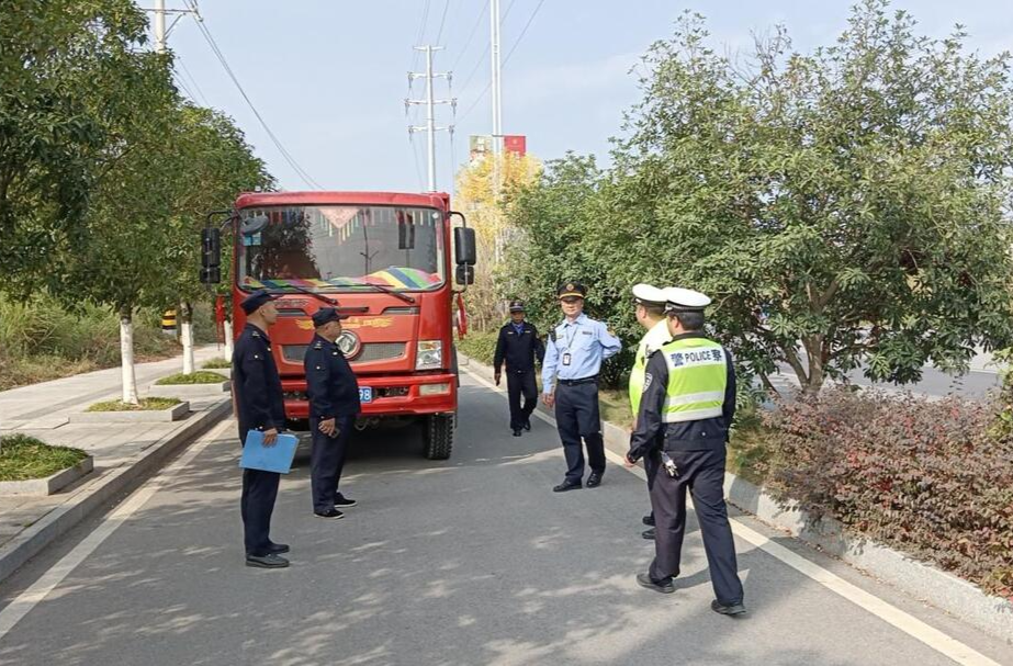 芷江：部门联合持续发力，严抓渣土运输管理