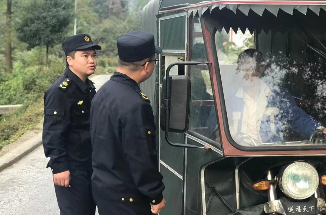 冷水溪乡：狠抓道路安全劝导 筑牢生命安全第一防线